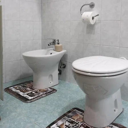 -exclusive Fiere- Free Parking And Wi-fi- Apartment