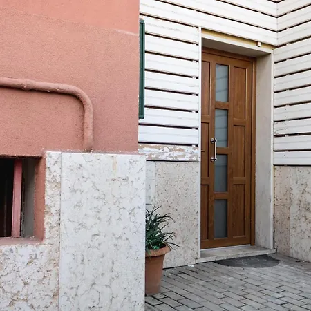 -exclusive Fiere- Free Parking And Wi-fi- Apartment *